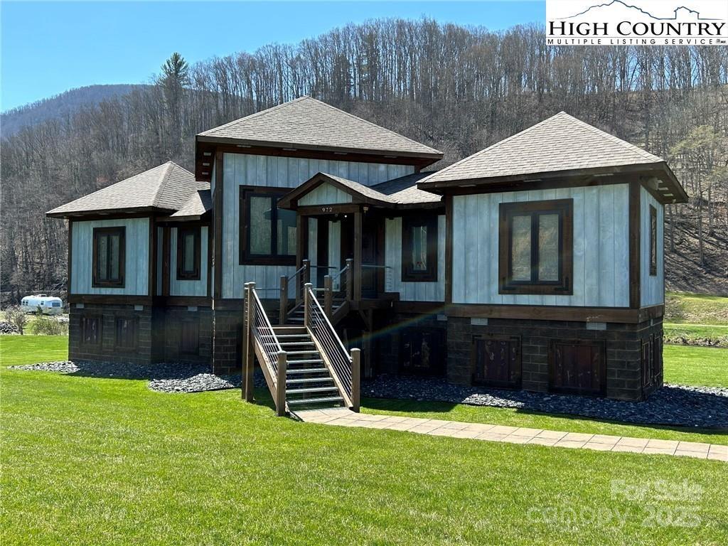 972 W Deep Ford Rd., Lansing, NC 28643