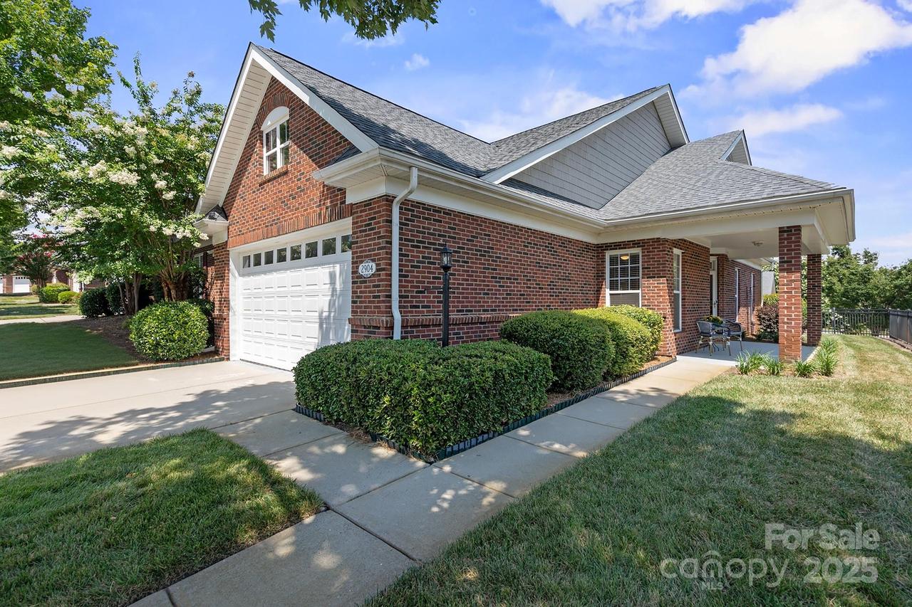 2904 Autumn Harvest Ln., Charlotte, NC 28269