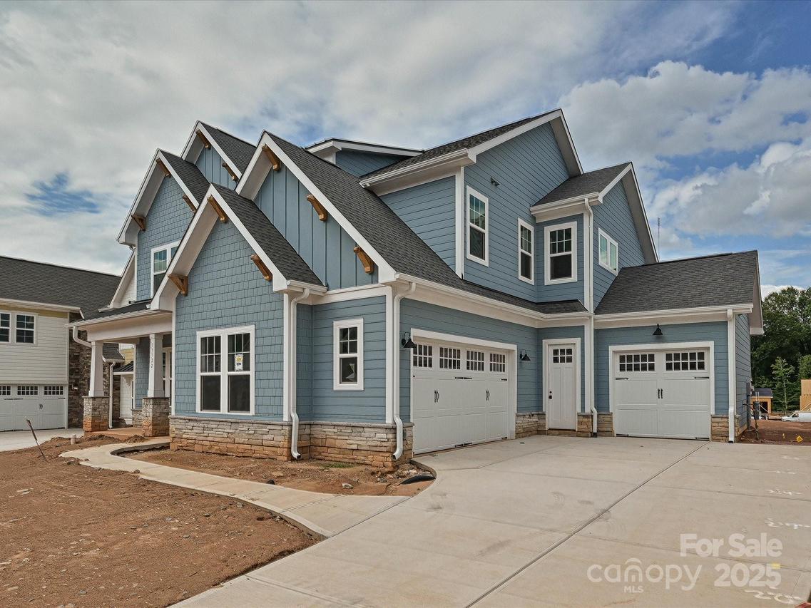13722 Glennmayes Dr., Huntersville, NC 28078