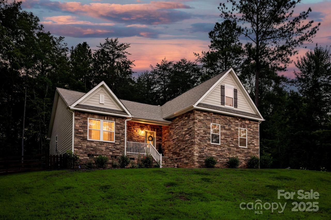 1367 Ron Whicker Dr., Catawba, NC 28609