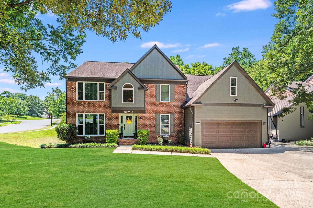 7516 Kinsmore Ln., Charlotte, NC 28269
