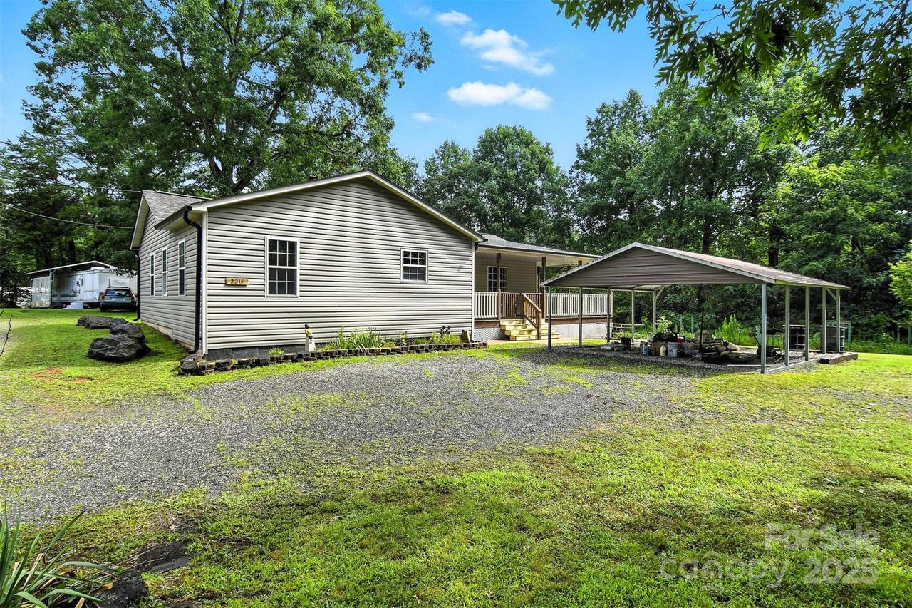 2215 Green Haven Park Rd., Morganton, NC 28655