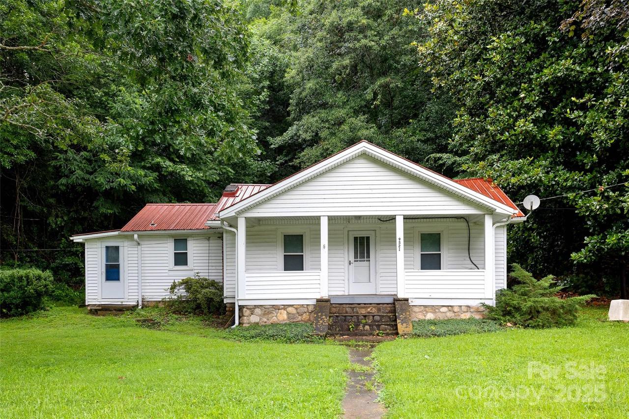 9521 Cruso Rd., Canton, NC 28716