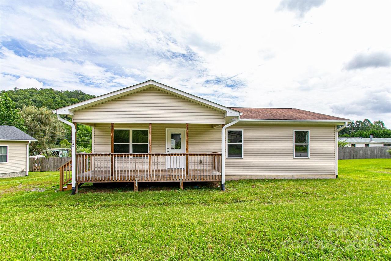 52 Rosman Tr., Rosman, NC 28772