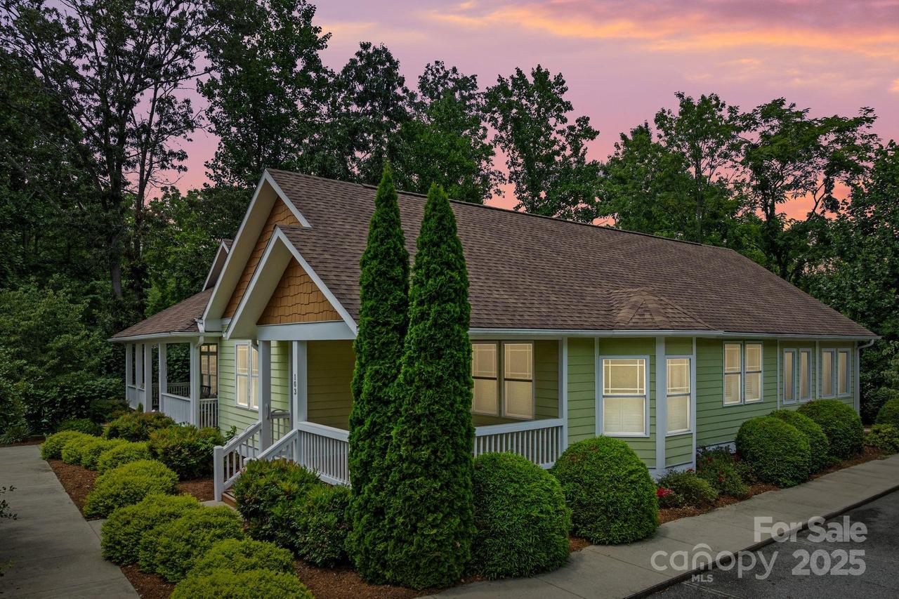 11 Myra Pl. #103, Asheville, NC 28806