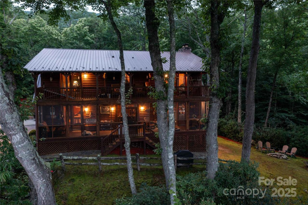 238 Falling Water Dr., Burnsville, NC 28714