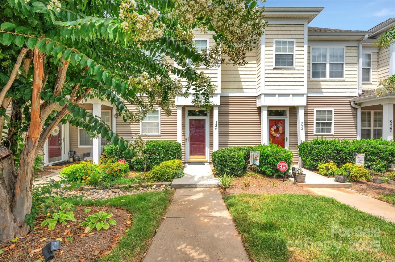 926 Claybrook Cir., Gastonia, NC 28054