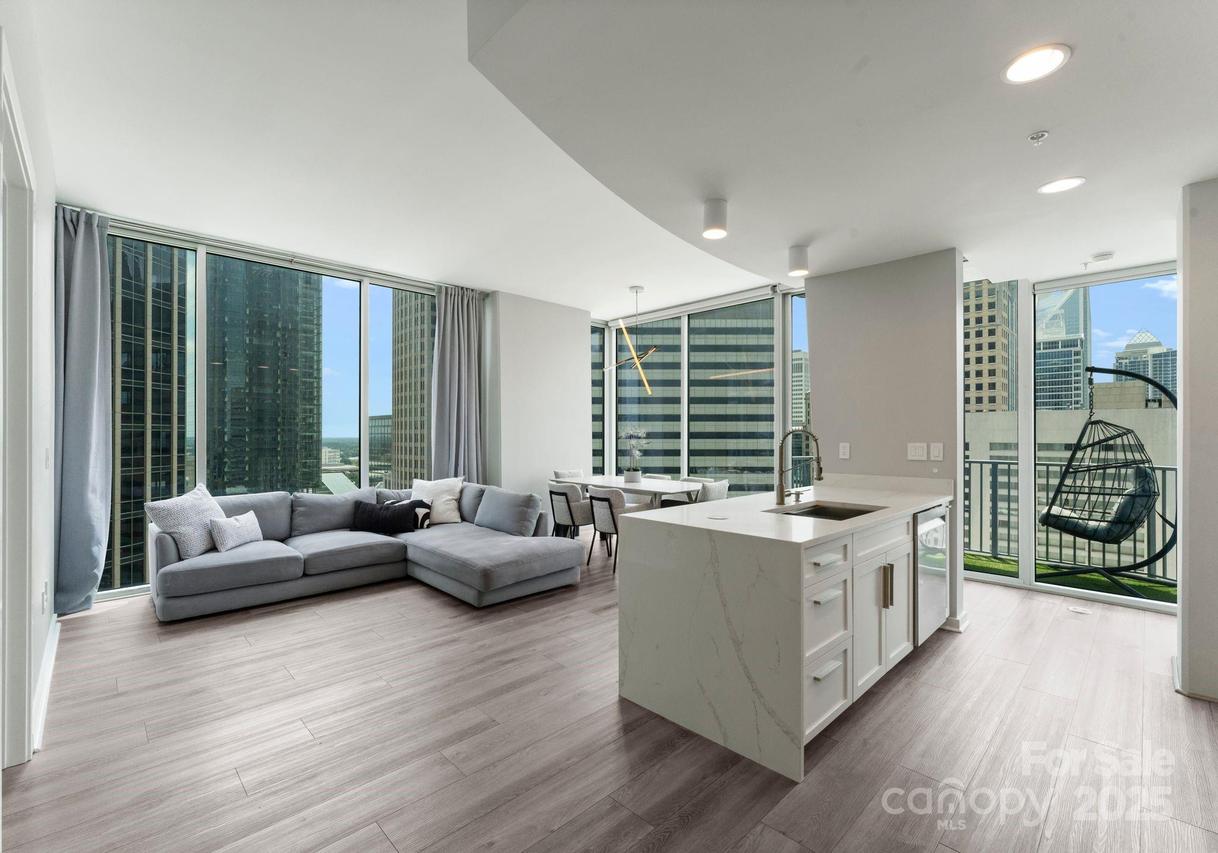 210 N Church St. #1801, Charlotte, NC 28202