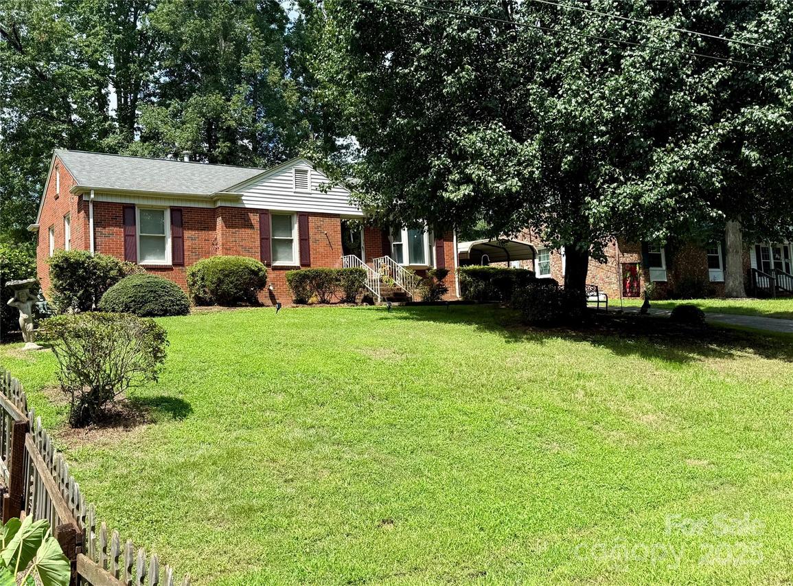 415 E Poplar St., Stanley, NC 28164