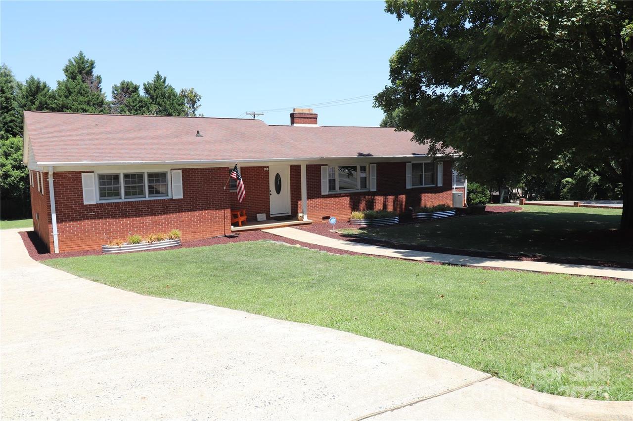 100 Ruby Ln., Gastonia, NC 28054