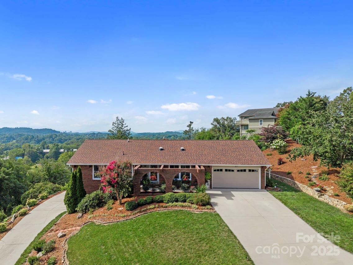 10 Audubon Dr., Asheville, NC 28804