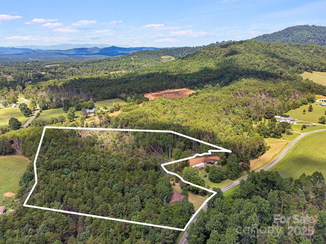 211 Luckadoo Rd., Bostic, NC 28018