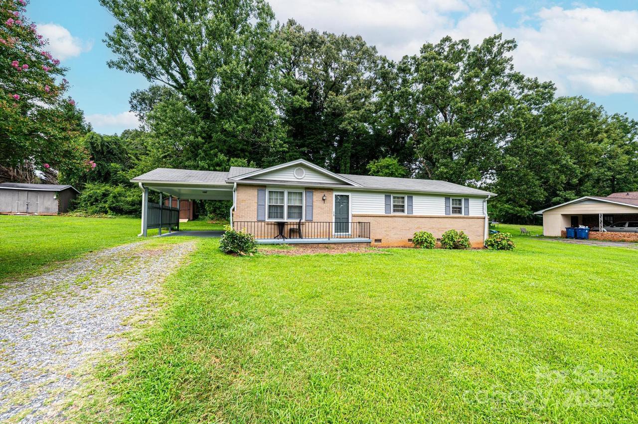 2131 24th St., Hickory, NC 28601