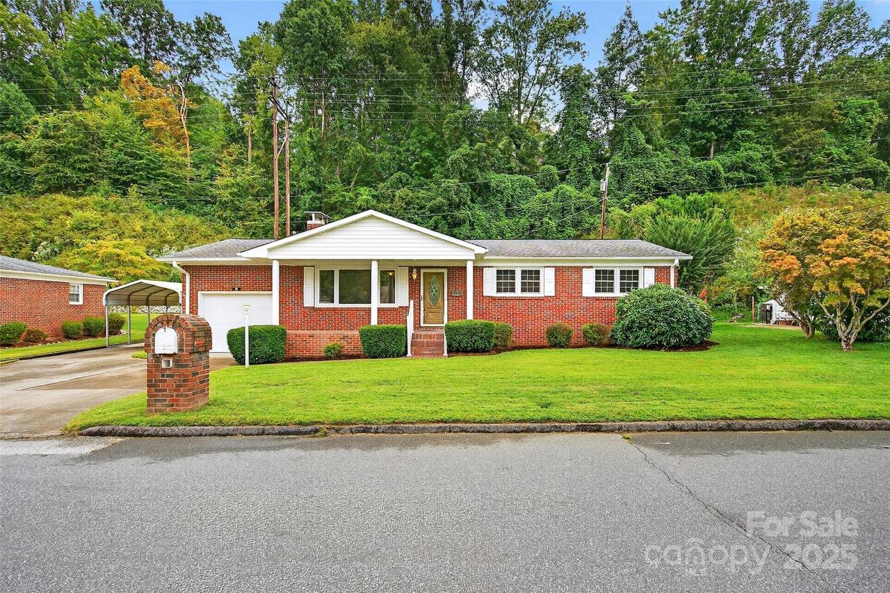 19 W Glenview St., Marion, NC 28752