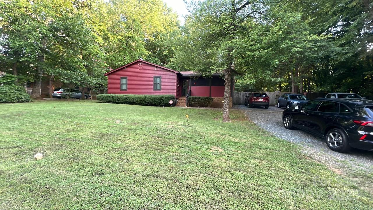 8724 Knowlesly Rd., Charlotte, NC 28227