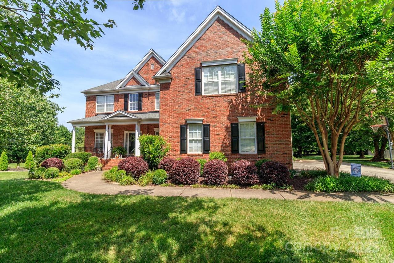 4009 Tillingmere Cir., Matthews, NC 28104