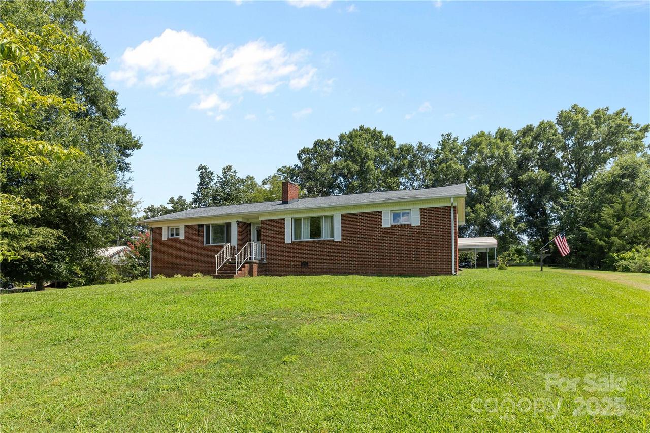 5949 Old Thompson Rd., Norwood, NC 28128