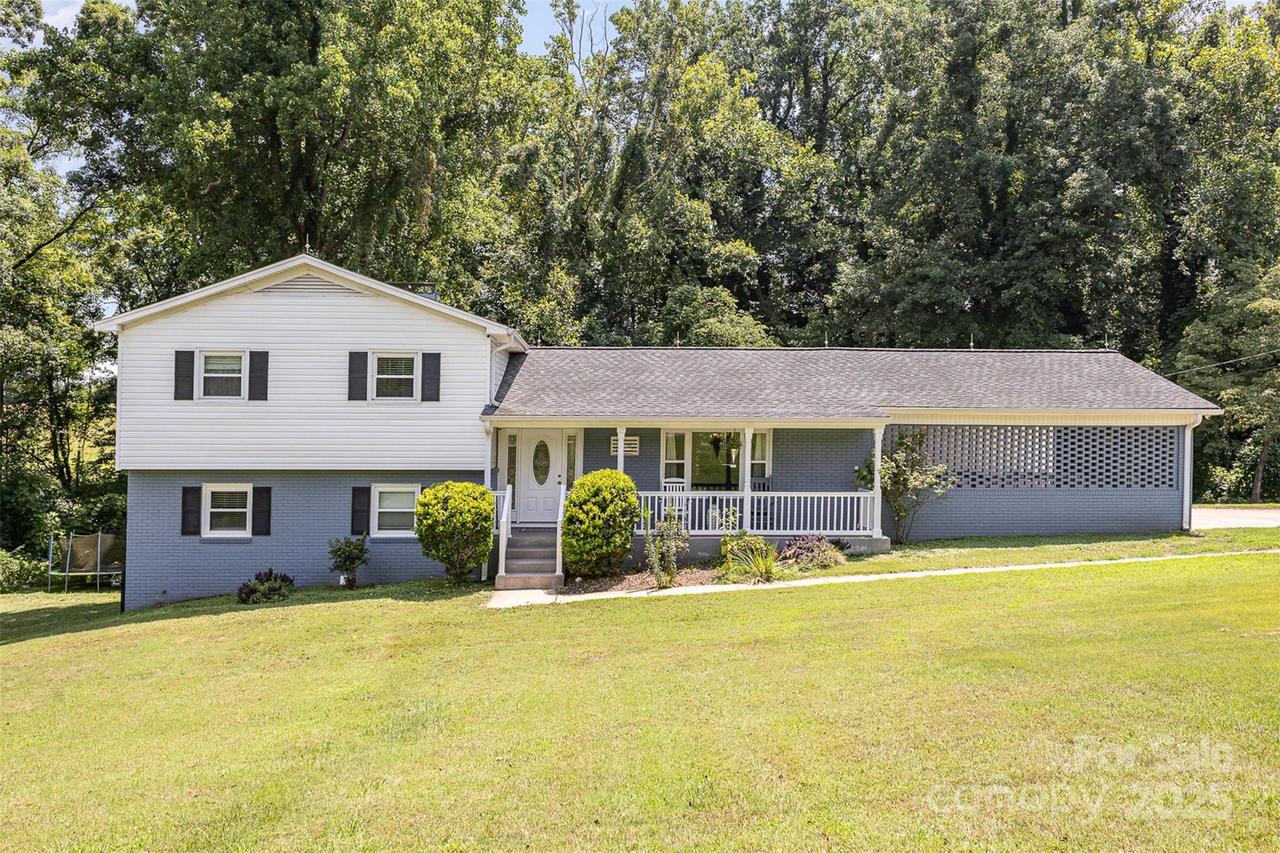 1457 Smith Farm Rd., Stony Point, NC 28678