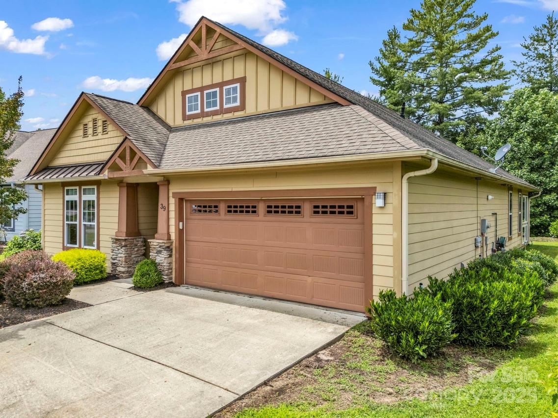 39 Creekwalk Ln., Hendersonville, NC 28792
