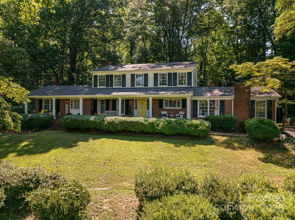 1055 Fairway Ln., Lincolnton, NC 28092