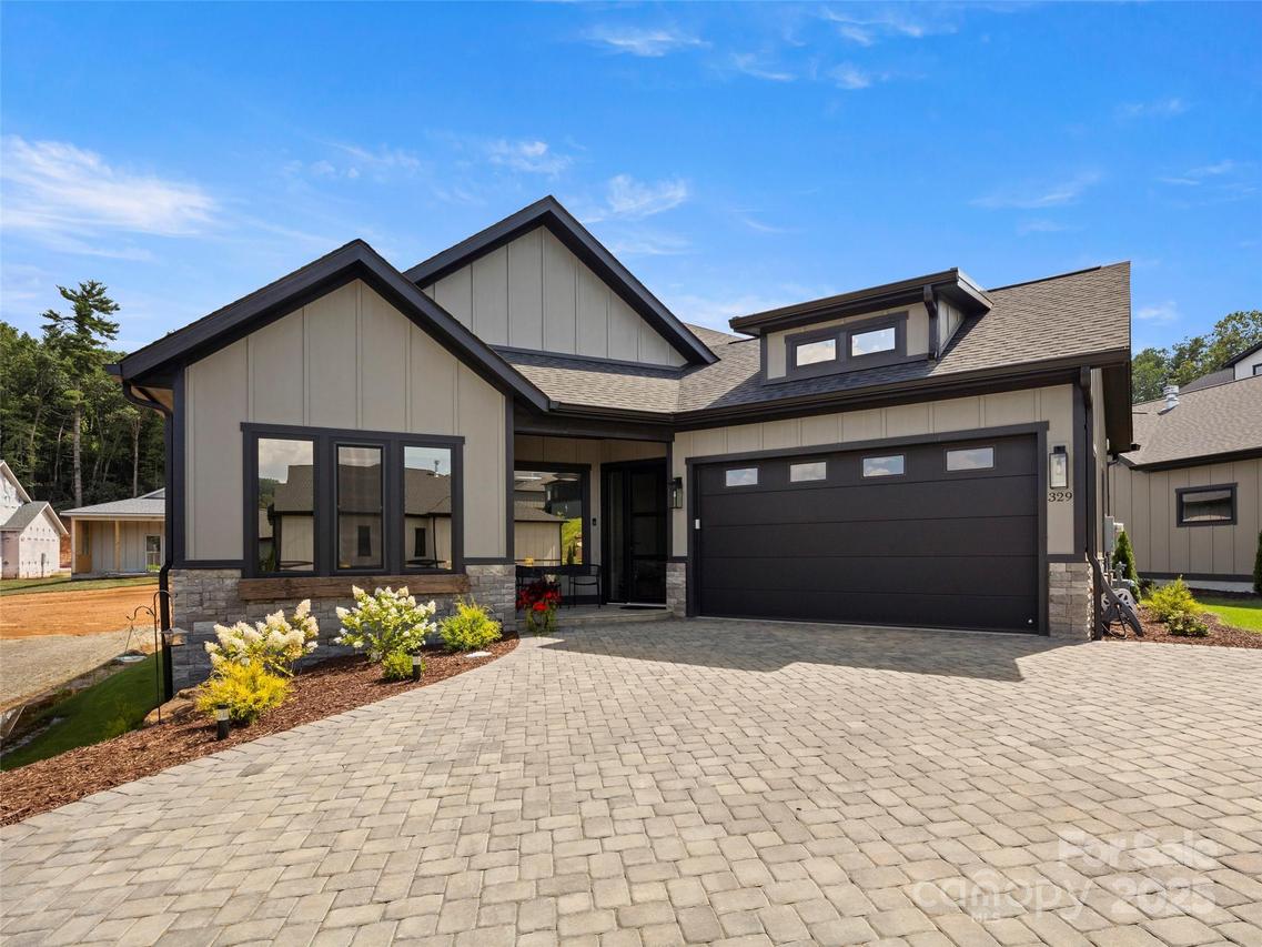 329 Avery Trail Dr., Arden, NC 28704
