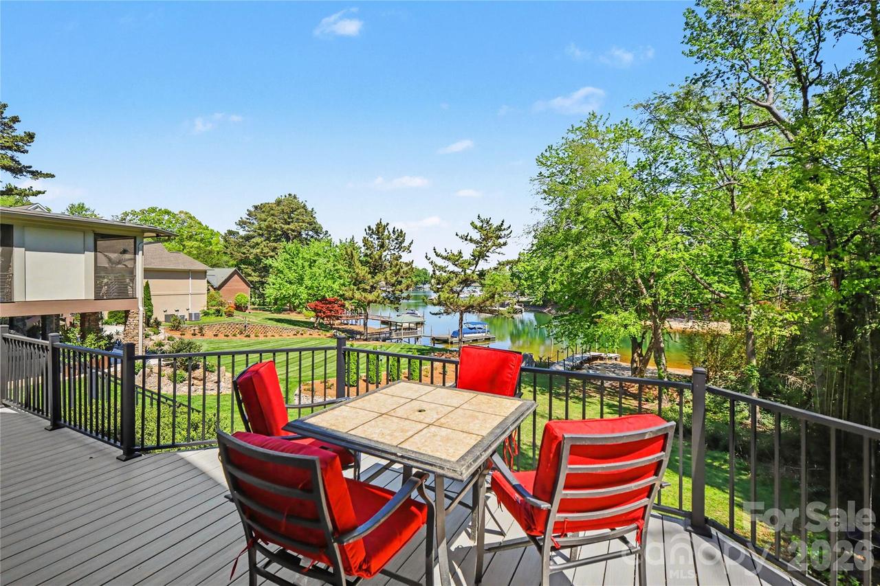 20105 Chapel Point Ln., Cornelius, NC 28031