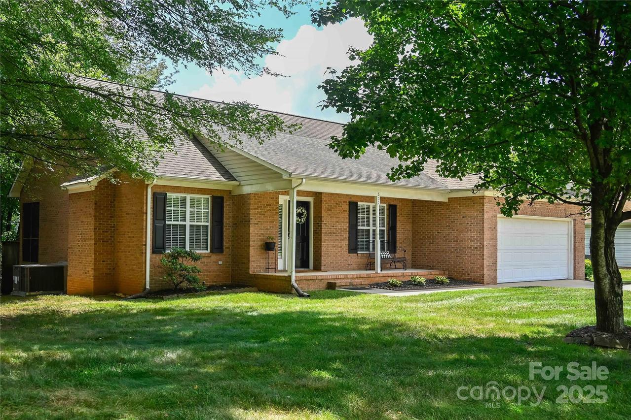 600 Emerson Dr., Mooresville, NC 28115