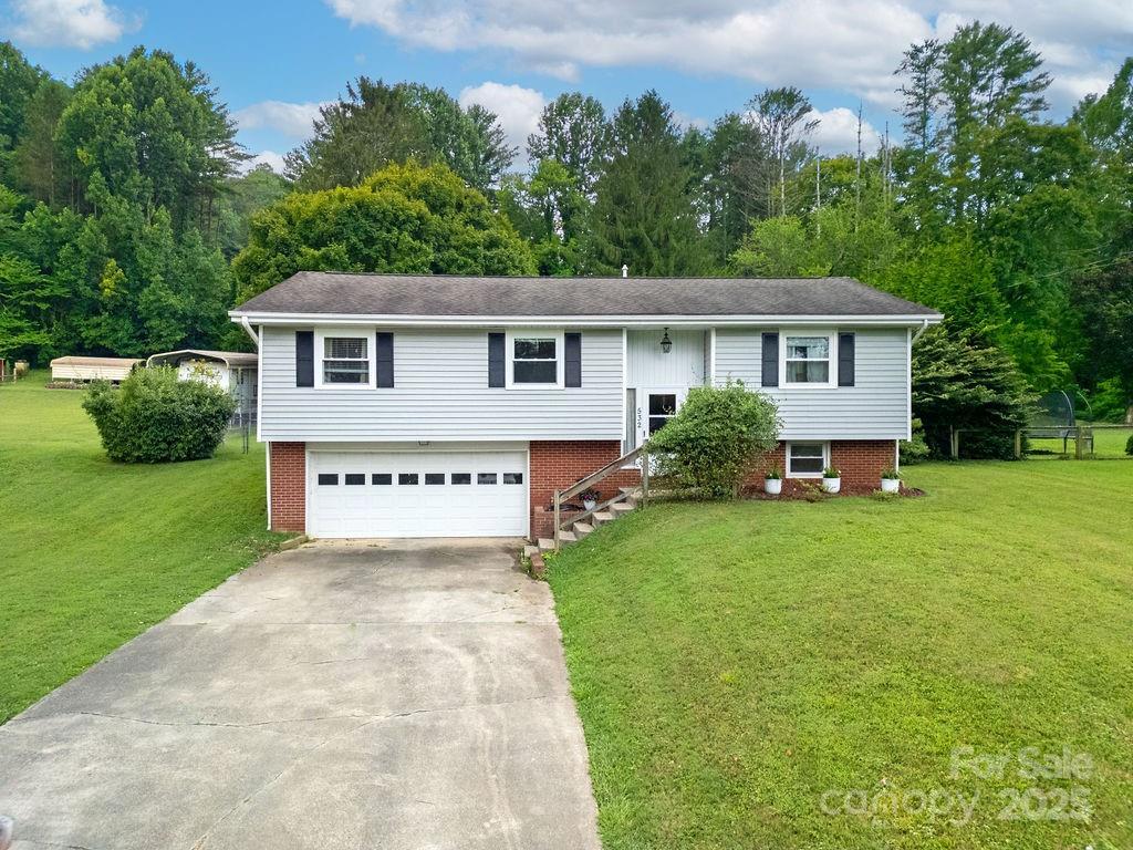 532 Elm Bend Rd., Brevard, NC 28712