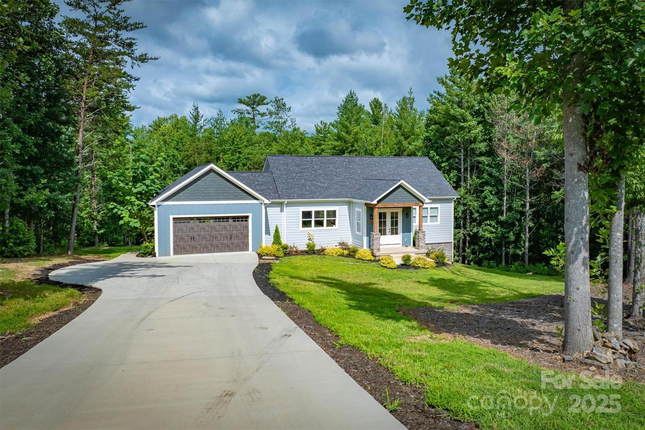 2108 E Bluewater Dr., Morganton, NC 28655