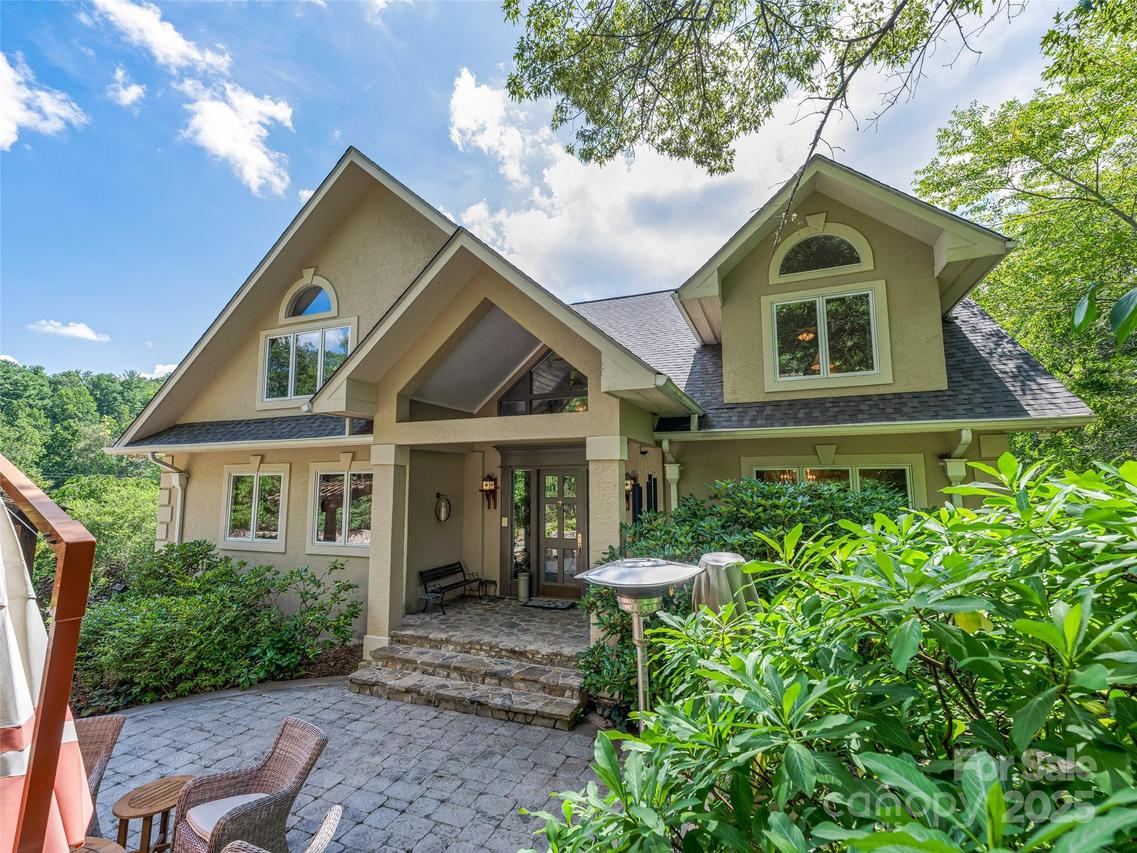 212 S Plains Dr., Asheville, NC 28803