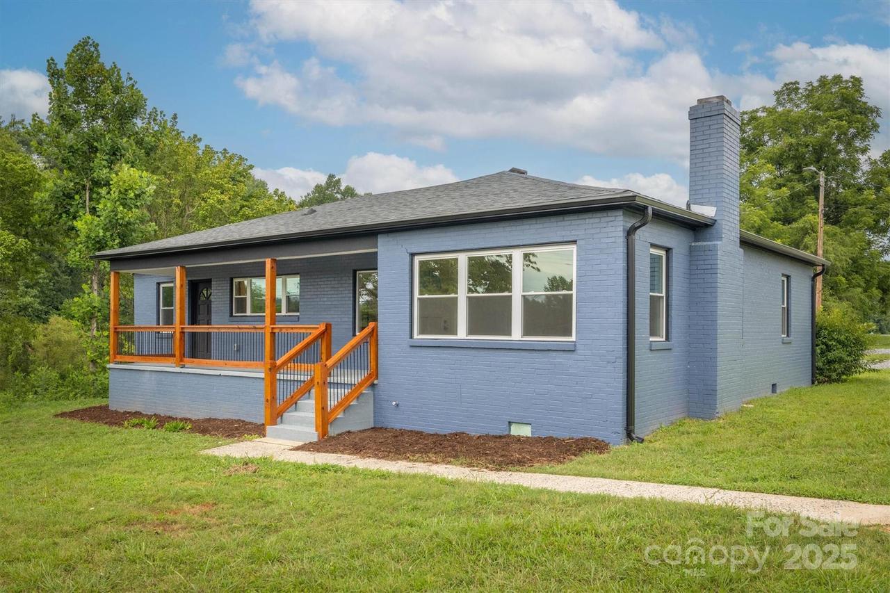 2775 Snipes St., Morganton, NC 28655