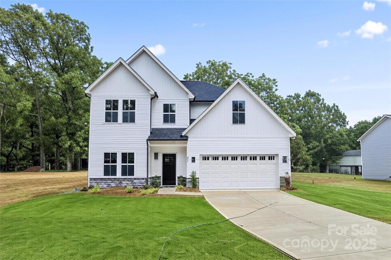 205 Henderson Cir., Harrisburg, NC 28075