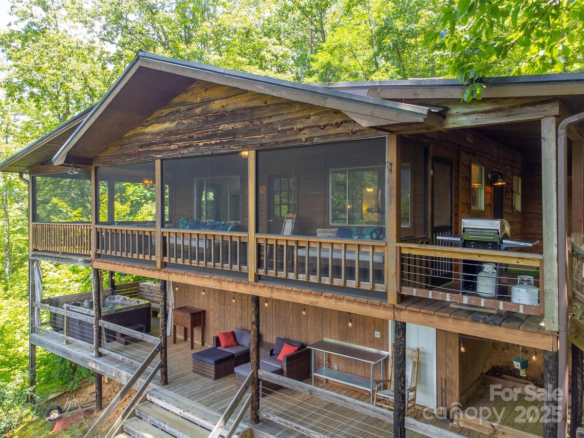 413 Tuskeegee Acres Rd., Robbinsville, NC 28771