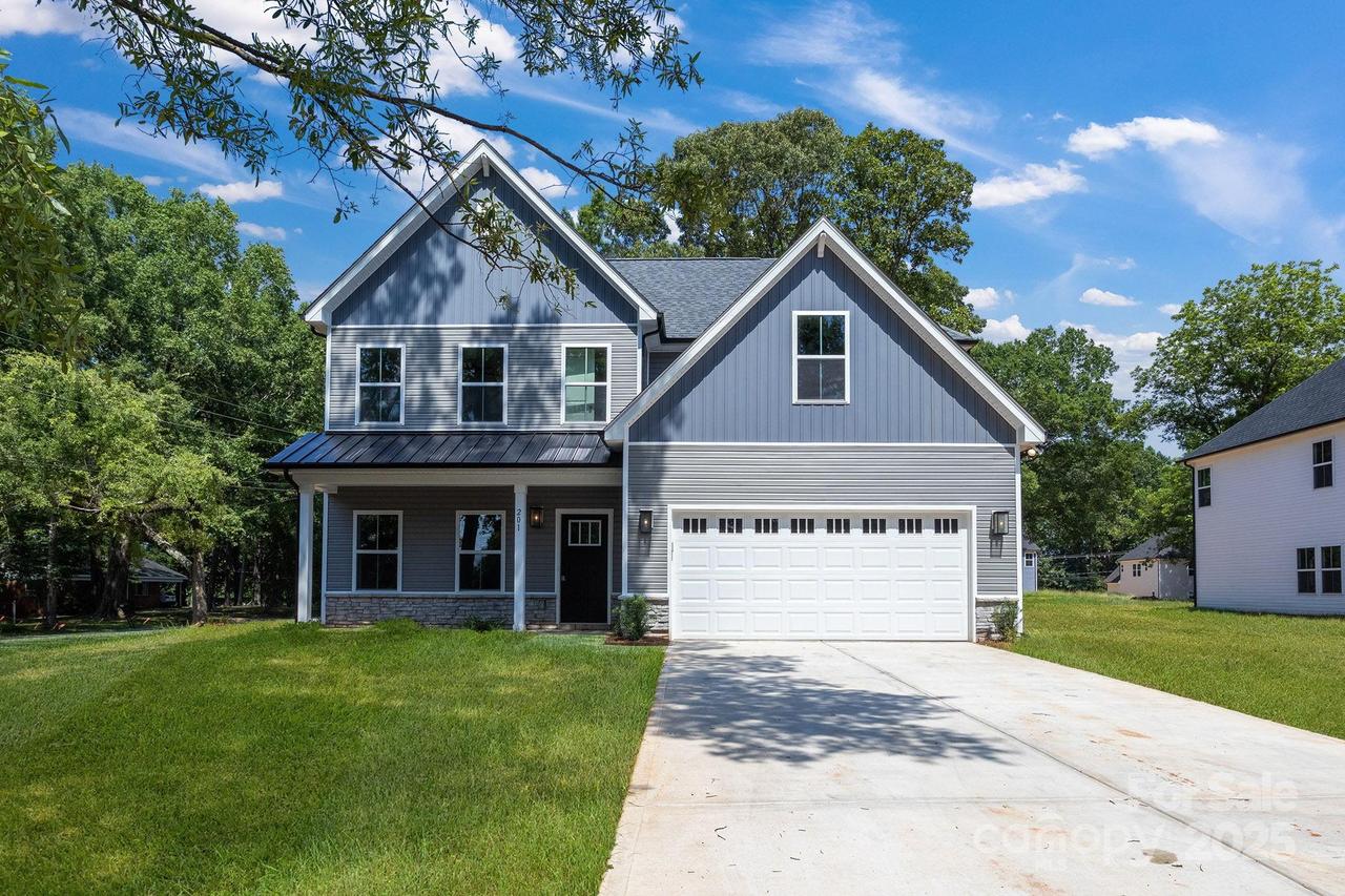 201 Henderson Cir., Harrisburg, NC 28075