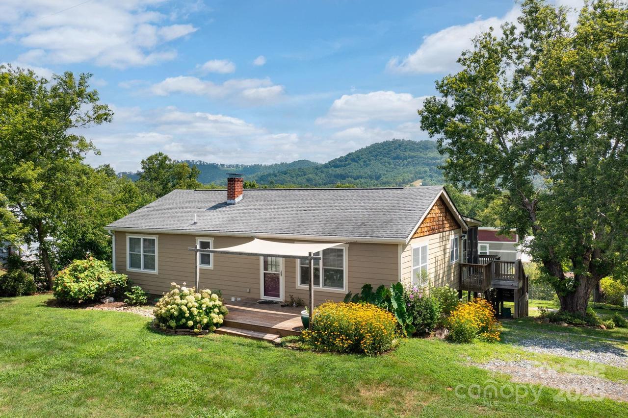 31 Skyland Cir., Asheville, NC 28804