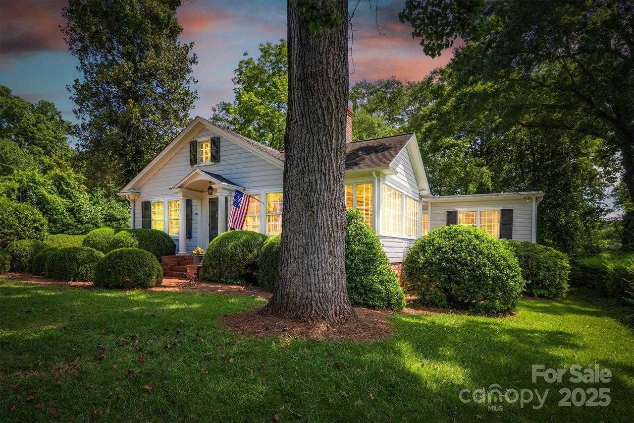 407 Highland Ave., Lenoir, NC 28645