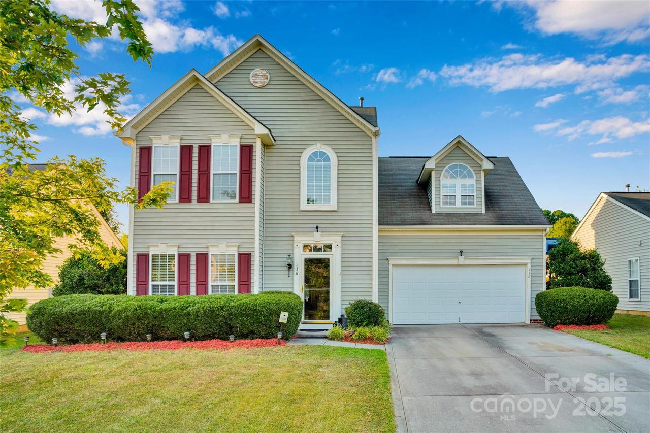 136 Crestwood Dr., Mount Holly, NC 28120