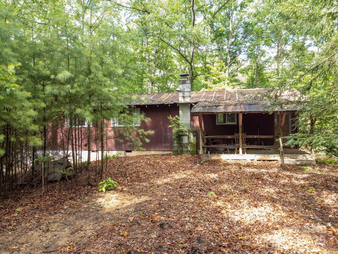 691 Sandy Bottom Rd., Marshall, NC 28753