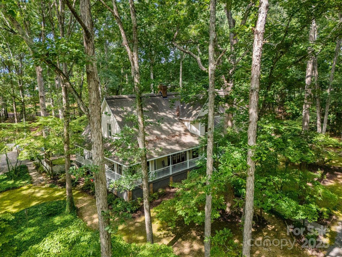 110 Amanda Dr., Matthews, NC 28104
