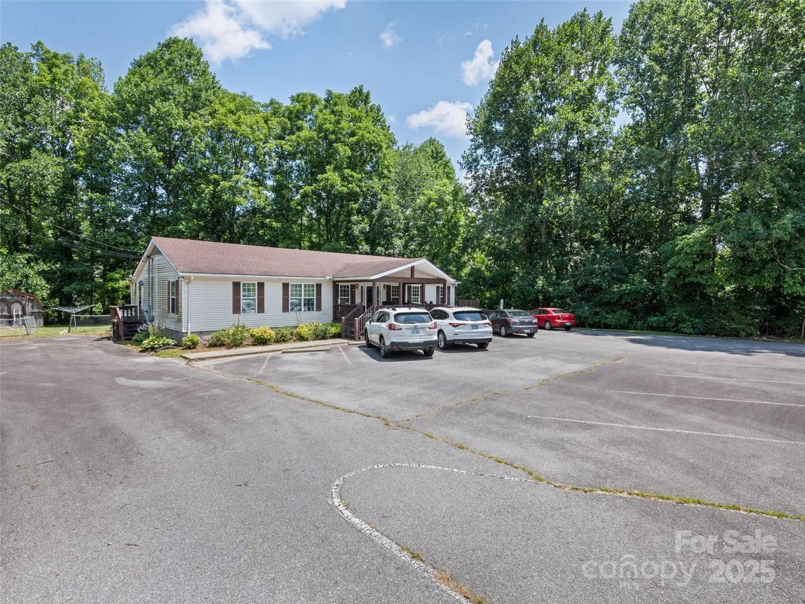 1170 Crabtree Rd., Waynesville, NC 28785
