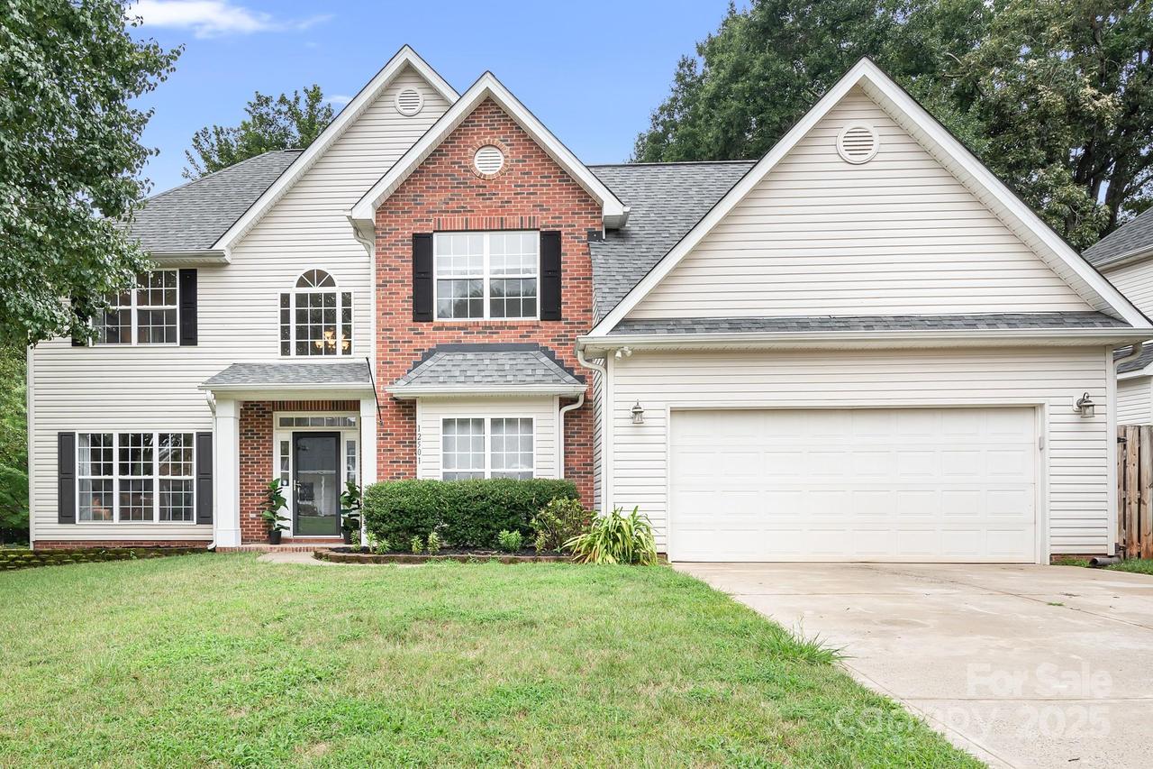 12501 Vantage Point Ln., Huntersville, NC 28078