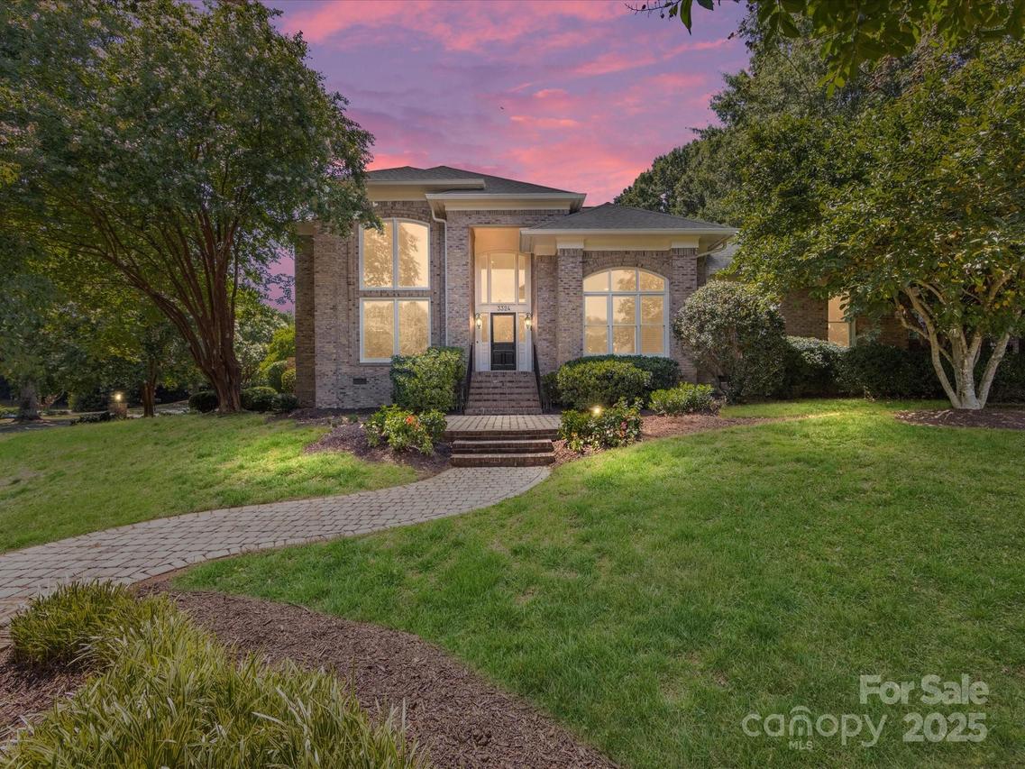 3324 Meadow Bluff Dr., Charlotte, NC 28226