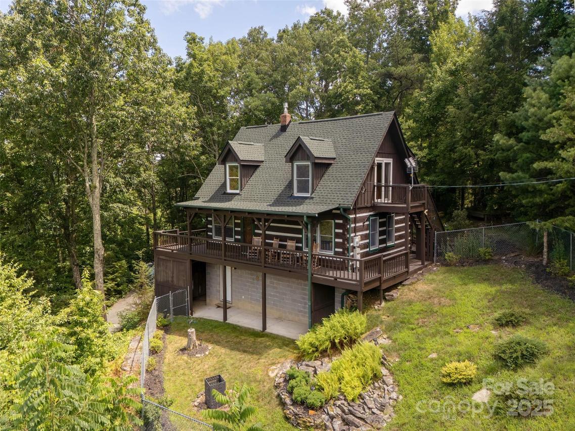 169 Laurel Creek Dr., Hendersonville, NC 28792