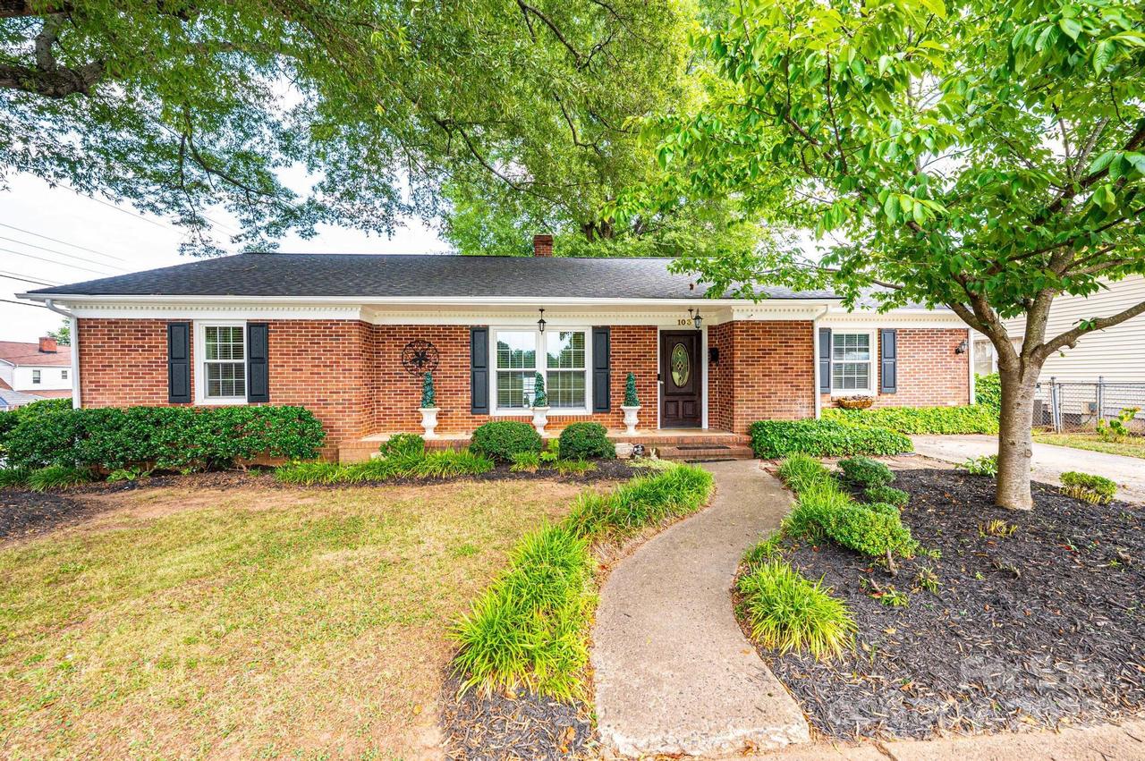 103 S C Ave., Maiden, NC 28650
