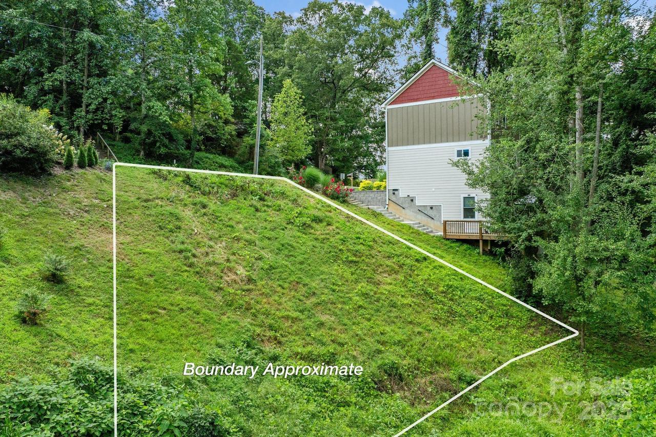 132 Houston St. #B, Asheville, NC 28801