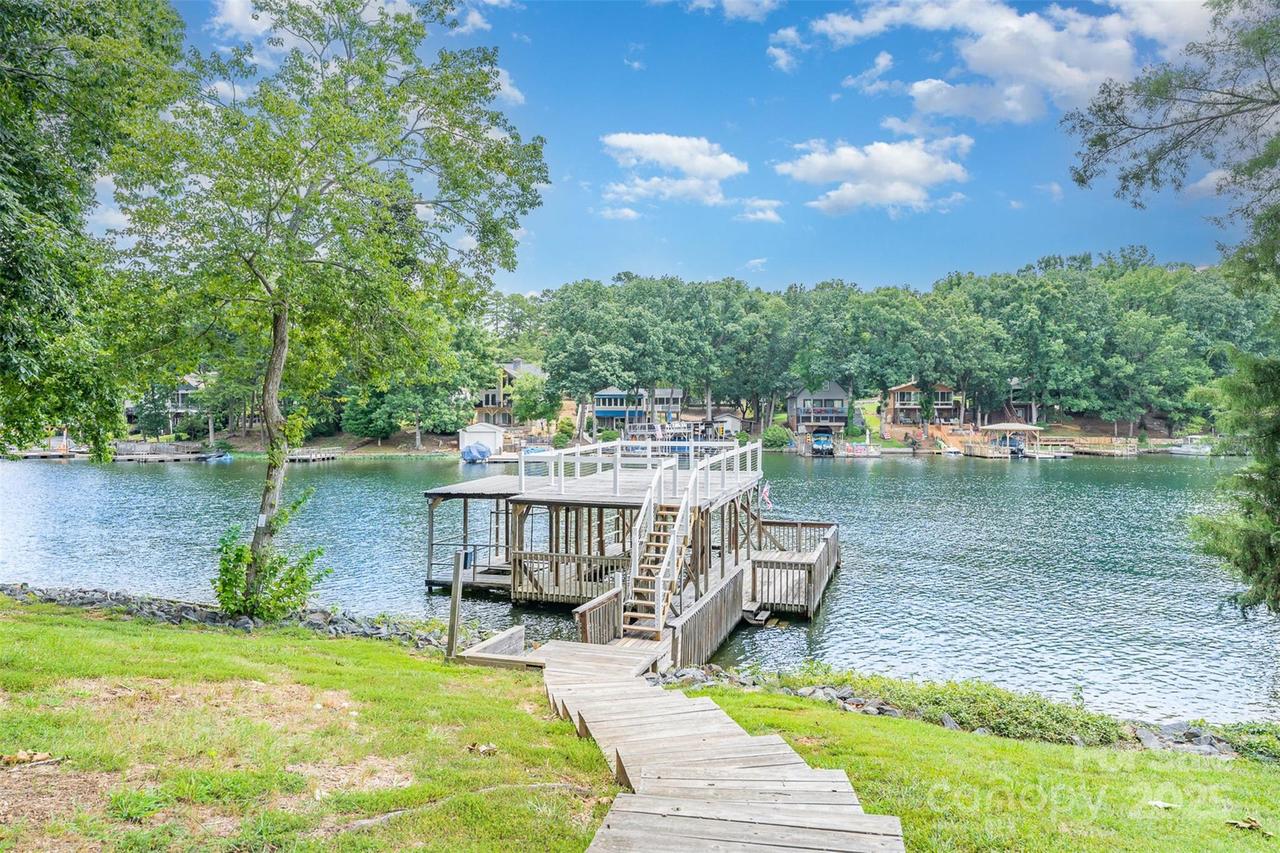 141 Sunrise Point, New London, NC 28127