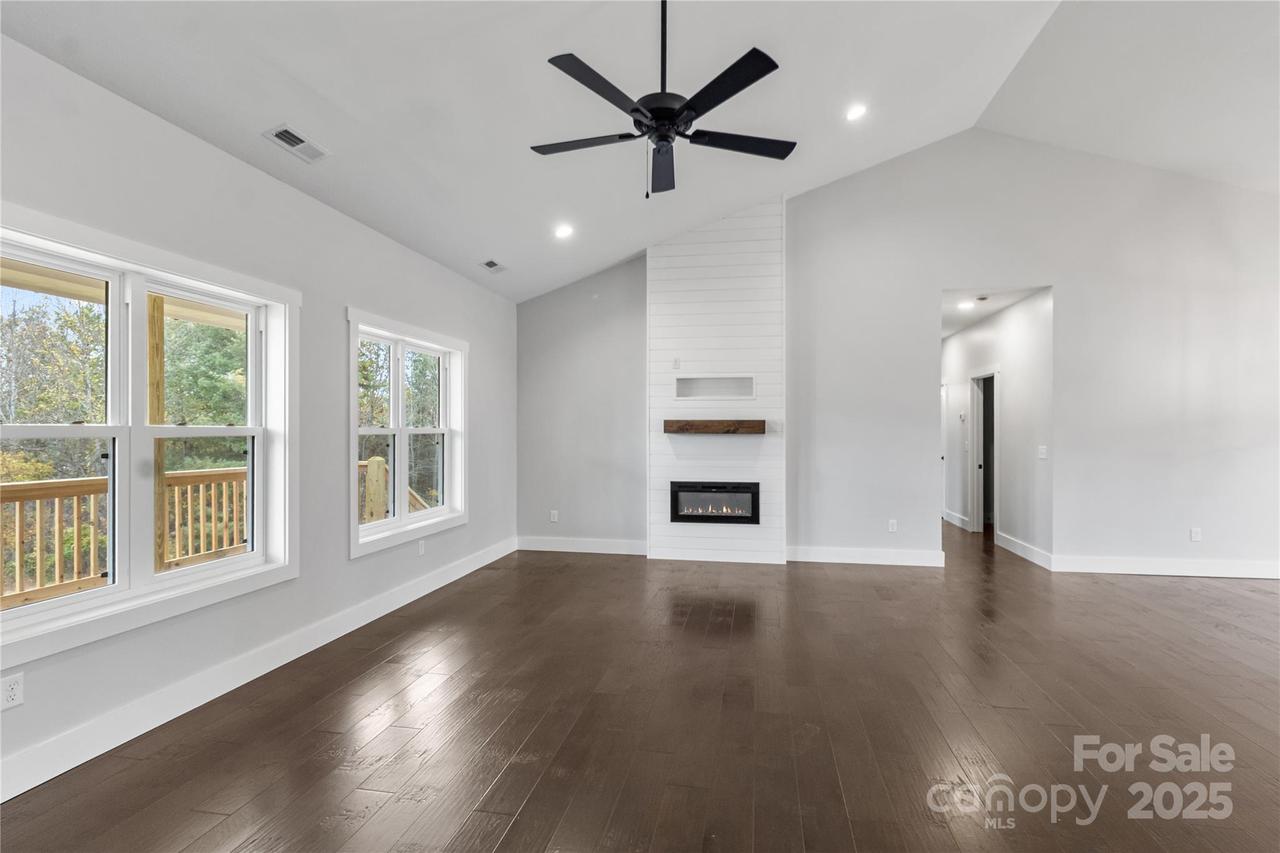 60 Gins Ln. #9 & 10, Mars Hill, NC 28754