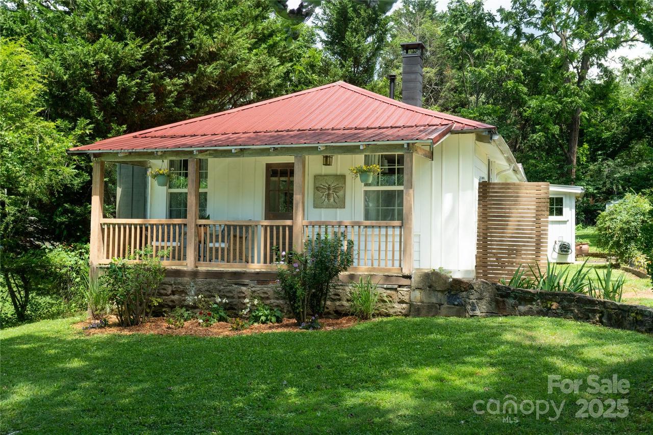 137 Elkwood Ave., Asheville, NC 28804