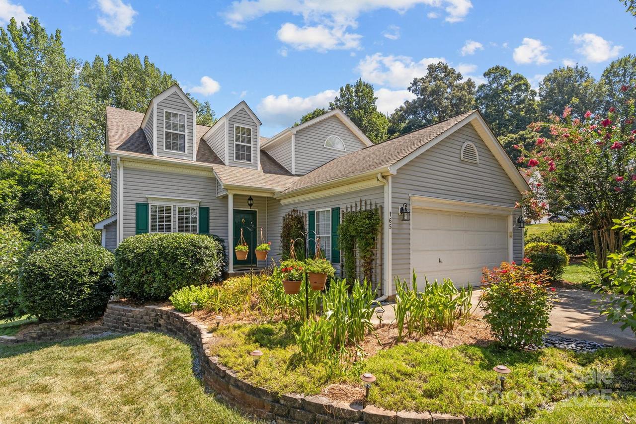 165 W Walnut Ave., Mount Holly, NC 28120