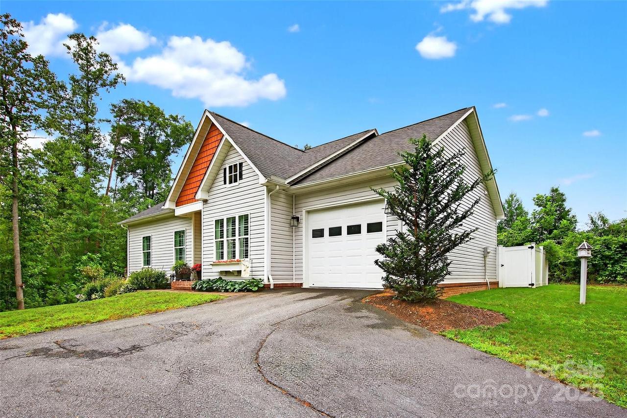 3620 Lake Dr., Morganton, NC 28655